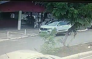 Câmera flagra momento em que homem mata tio a tiros em MT