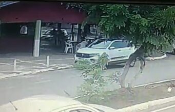 Câmera flagra momento em que homem mata tio a tiros em MT