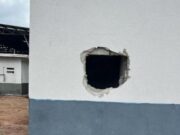 14:25 –
Detentos fazem buraco na parede para fugir de penitenciária, mas são impedidos por policiais