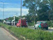 15:33 –
Chuva causa queda de árvores e poste na Estrada da Guarita; trânsito interditado