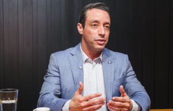 Secretário: mais de mil celulares foram apreendidos em 50 dias