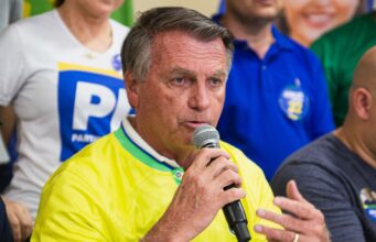 Bolsonaro atrai presidenciáveis da direita e mira mulheres em 1º ato