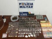 PM prende faccionadas com 90 porções de drogas no interior