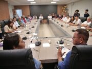 Servidores aceitam 4,83% e pedem discussão sobre 20% de reajuste