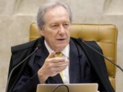 Lewandowski ordena retirada de algemas de deportados dos EUA