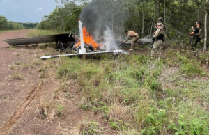 Caças da FAB interceptam avião com 500 kg de supermaconha