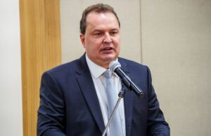 Presidente da AL comparece à posse do novo chefe do MPE