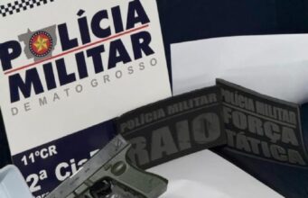 16:20 –
Homem é preso em flagrante com simulacro, porções de maconha e cocaína