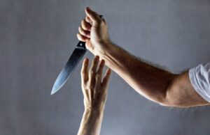 09:25 –
Mulher desconfia de traição e esfaqueia companheiro na cabeça