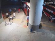 18:57 –
Quatro vigilantes são presos por espancar e matar homem na Rodoviária de Cuiabá