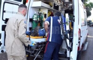 07:30 –
Jovem morre após perder controle da motocicleta, bater em dois carros e ser arremessado em via