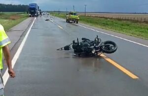 16:08 –
Caminhão atropela e mata motociclista que caiu na BR-163
