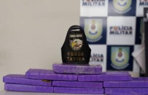 21:06 –
Força Tática e GAP prendem três pessoas e apreendem 25 tabletes de maconha em Várzea Grande