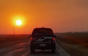 19:27 –
Polícia indicia 7 e desvenda sequestro, tortura e homicídio de adolescente por facção rival em MT