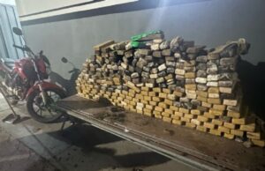 08:35 –
Polícia apreende 270 kg de maconha escondida em câmara fria