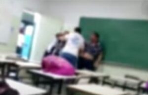 09:50 –
Homem invade escola e agride a socos colega de filha até menina de 13 anos desmaiar