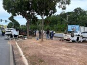 15:53 –
Acidente com HB20 deixa caminhão "capotado" e dois feridos na avenida do CPA; veja vídeo