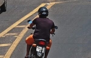 10:36 –
Motociclista que assediava mulheres e dava 'tapas' nas bundas das vítimas é identificado