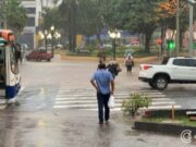 18:03 –
Inmet alerta para chuvas intensas e ventos de até 100km/h para Cuiabá e mais 126 cidades de MT: veja lista