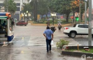 18:03 –
Inmet alerta para chuvas intensas e ventos de até 100km/h para Cuiabá e mais 126 cidades de MT: veja lista