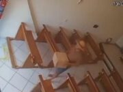 11:45 –
Criminosos invadem igreja e furtam caixa com dinheiro de dízimo; veja vídeo