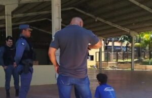 17:15 –
Homem de 30 anos é preso e confessa depredação em igreja católica; pediu perdão para padre