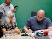 11:36 –
Abilio Brunini pede apoio da população contra dengue e anuncia uso de fumacê para combater mosquito