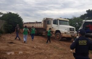 17:53 –
Motorista de caminhão é flagrado descartando entulhos em área de preservação de Várzea Grande; veja vídeo