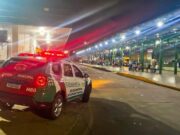 10:56 –
'Peladão' é preso ao tentar agredir agentes da Guarda Municipal e intimar pessoas no Terminal André Maggi