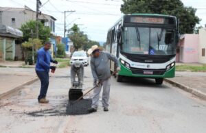 12:24 –
Boa Esperança e Pedra 90 recebem tapa-buraco da Prefeitura de Cuiabá