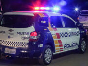 Homem espanca e ameaça deixar mulher careca por ciúmes