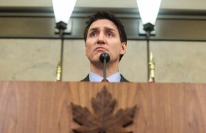 Primeiro-ministro do Canadأ، anuncia tarifas de 25% sobre produtos dos EUA em retaliaأ§أ£o | Mundo