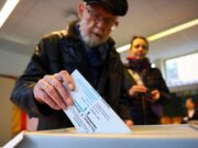 Urnas abrem na Alemanha e eleitores comeأ§am a escolher os prأ³ximos representantes do Parlamento | Mundo