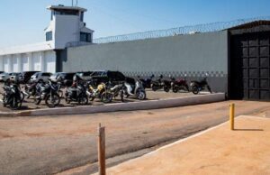 Advogada é flagrada com duas procurações falsas na PCE