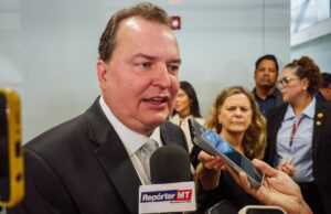 Max vê chance de deixar PSB, mas diz que decisão somente em 2026