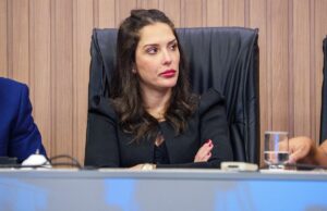Janaina diz não querer virar “deputada CLT” e que disputará Senado