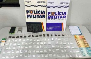 Força Tática prende membro de facção com 111 porções de drogas
