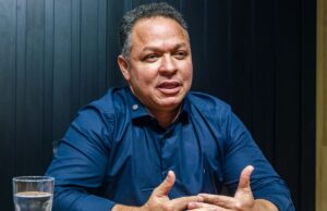 Claúdio vê “indício de crime” e pode decretar calamidade na Saúde