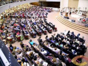 Centrão descarta desembarque, mas pressiona por reforma ministerial