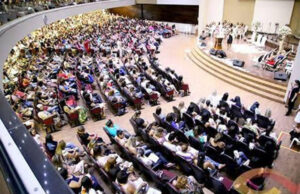 Centrão descarta desembarque, mas pressiona por reforma ministerial