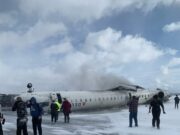 Avião da Delta capota durante pouso em Toronto, e acidente deixa feridos