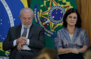 Lula demite Nأsia apأ³s insatisfaأ§أ£o com falta de resultados, e Padilha assumirأ، o Ministأ©rio da Saأ؛de