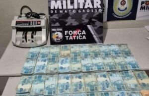 10:18 –
Força Tática apreende R$ 40 mil em espécie, máquina de contar dinheiro e porções de drogas