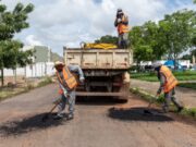 16:32 –
Prefeitura de Cuiabá realiza operação tapa-buraco na Avenida Beira Rio