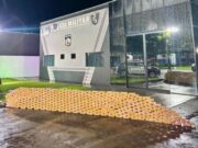 09:54 –
Homem é preso com mais de 400 kg de pasta base escondidas em carroceria de caminhonete