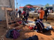 15:16 –
Bombeiros resgatam homens intoxicados por gases em obra de cisterna