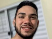 16:52 –
Suspeito de matar atual namorado da ex enquanto ele dormia se entrega à polícia em Cuiabá