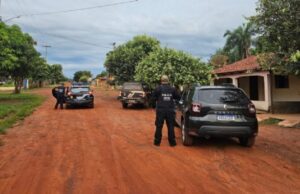 16:28 –
Operação mira crimes de posse ilegal de armas e tráfico de drogas