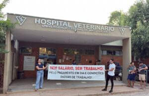 19:53 –
Funcionários terceirizados paralisam atividades no Hospital Veterinário da UFMT por falta de pagamento: veja vídeo