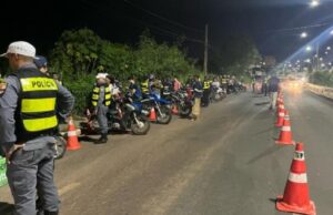 10:52 –
Quatro pessoas são presas durante blitz da Lei Seca e 39 veículos são removidos